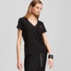 SIGNATUR-T-SHIRT MED V-HALS SIGNATUR-T-SHIRT MED V-HALS