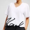 SIGNATUR-T-SHIRT MED V-HALS SIGNATUR-T-SHIRT MED V-HALS