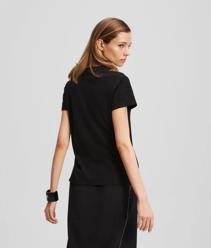 SIGNATUR-T-SHIRT MED V-HALS SIGNATUR-T-SHIRT MED V-HALS
