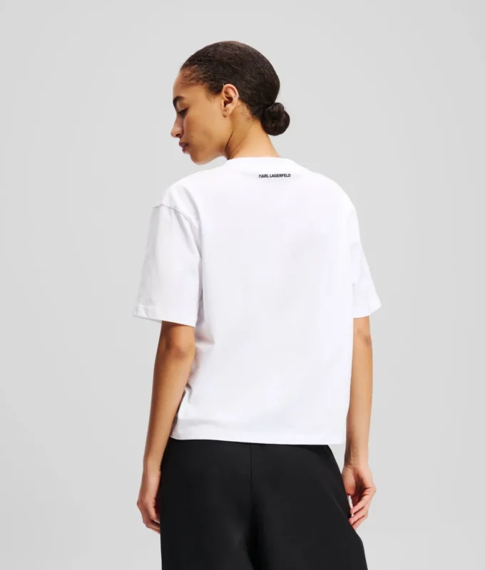 SIGNATUR-T-SHIRT MED V-HALS SIGNATUR-T-SHIRT MED V-HALS