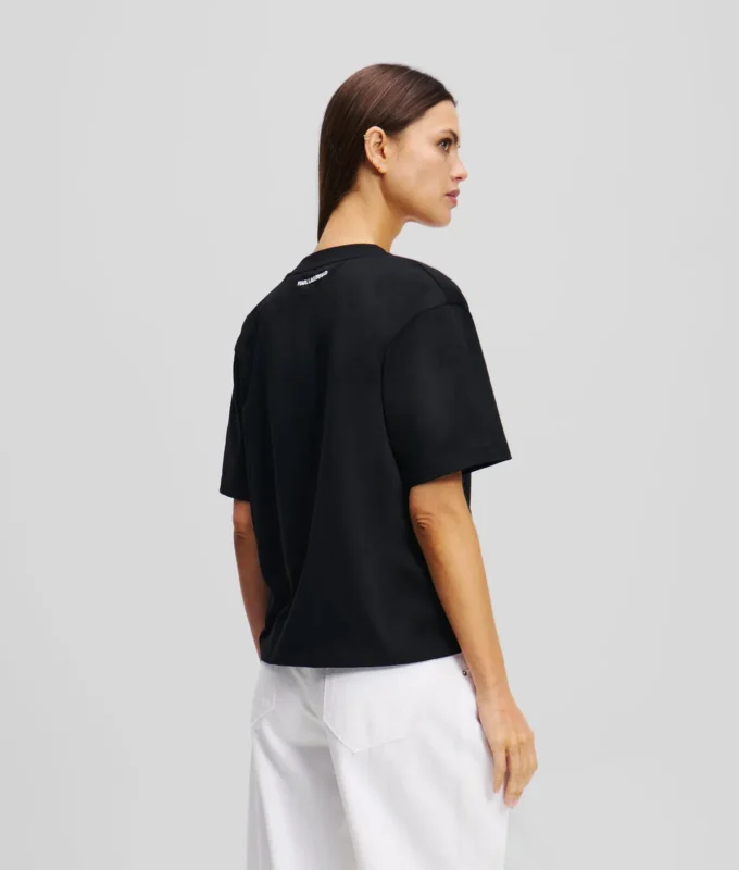 SIGNATUR-T-SHIRT MED V-HALS SIGNATUR-T-SHIRT MED V-HALS