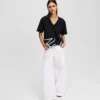 SIGNATUR-T-SHIRT MED V-HALS SIGNATUR-T-SHIRT MED V-HALS