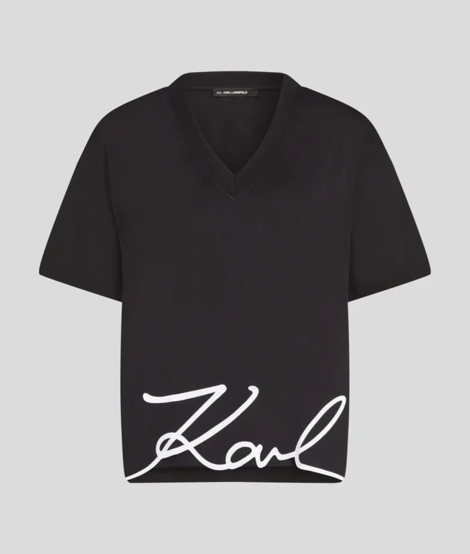 SIGNATUR-T-SHIRT MED V-HALS SIGNATUR-T-SHIRT MED V-HALS