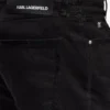 Smal jeans med metalliska detaljer