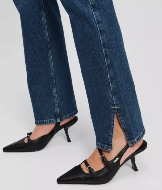 SPLIT-HEM HIGH-RISE STRAIGHT JEANS