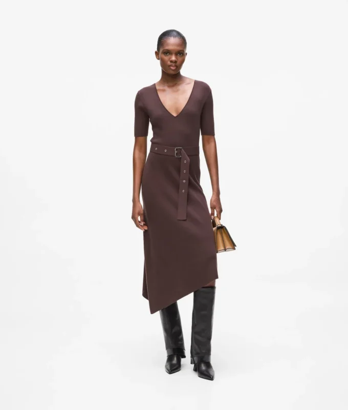 Stickad klänning med bälte
