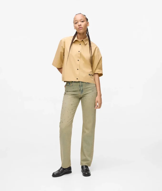 STRAIGHT JEANS MED HÖG MIDJA OCH NAGLAR