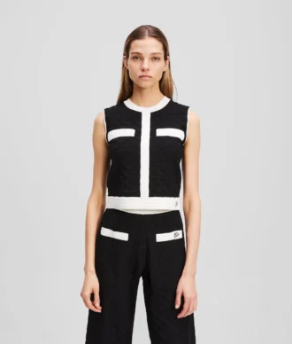 STRICKAD TOPP MED KONTRASTERANDE PIPING STRICKAD TOPP MED KONTRASTERANDE PIPING