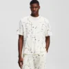 T-SHIRT MED ALL-OVER-TRYCK T-SHIRT MED ALL-OVER-TRYCK