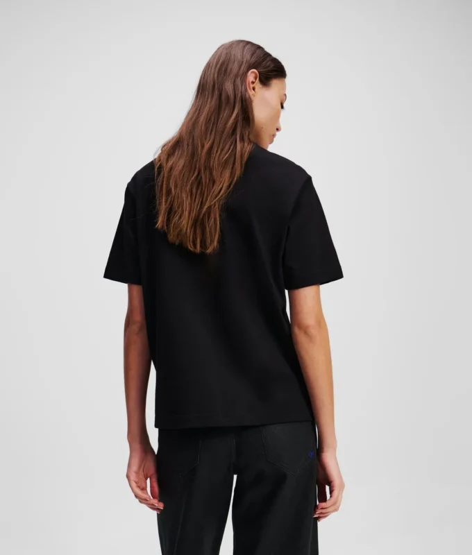 T-SHIRT MED BLOMMÖMTAL T-SHIRT MED BLOMMÖMTAL