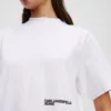 T-SHIRT MED BLOMMÖMTAL T-SHIRT MED BLOMMÖMTAL