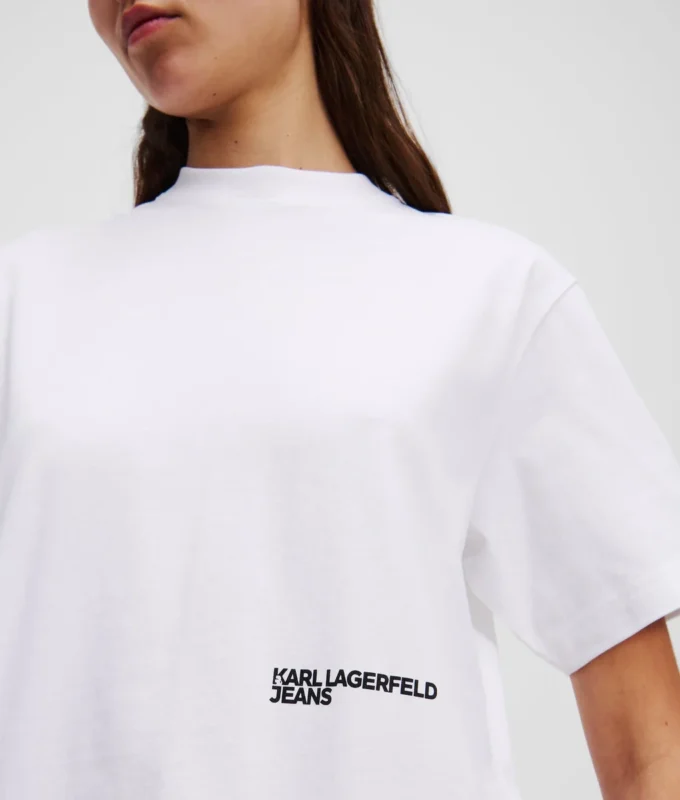 T-SHIRT MED BLOMMÖMTAL T-SHIRT MED BLOMMÖMTAL