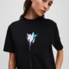 T-SHIRT MED BLOMMÖMTAL T-SHIRT MED BLOMMÖMTAL