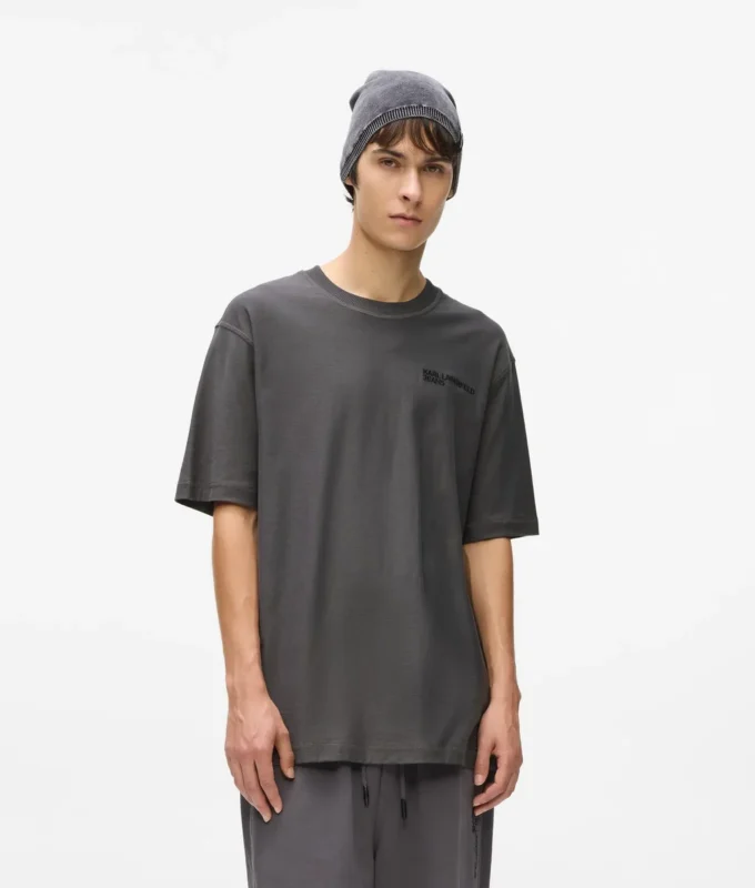 T-shirt med insidan utåt T-shirt med insidan utåt