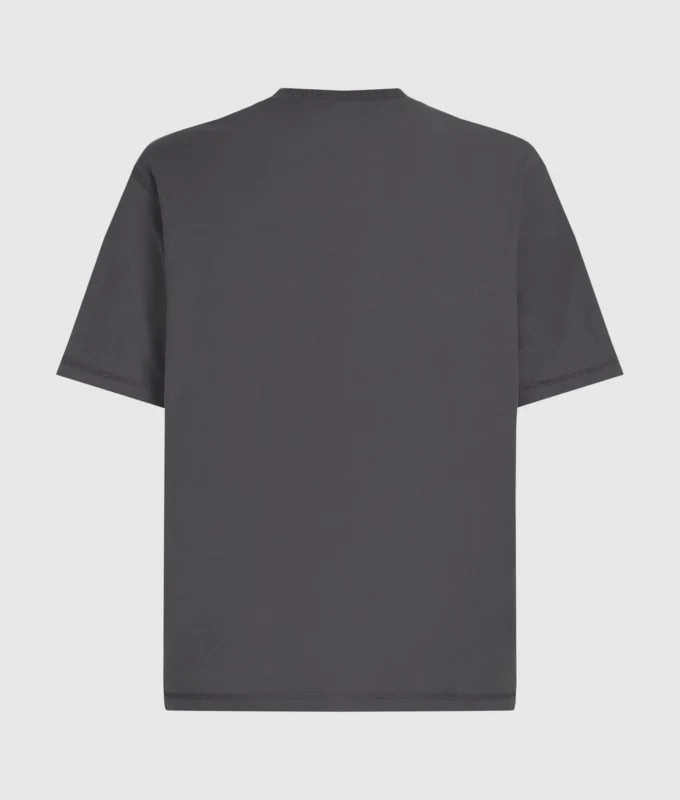 T-shirt med insidan utåt T-shirt med insidan utåt