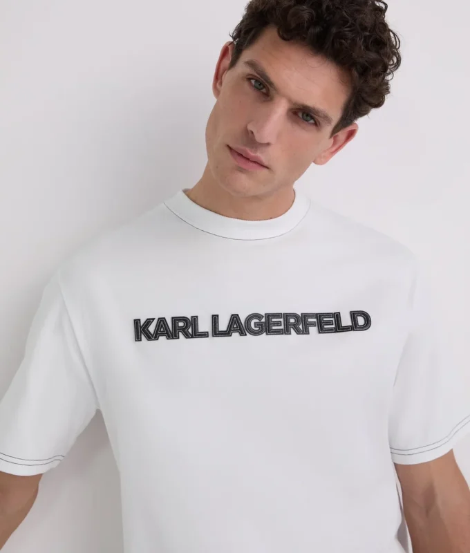 T-SHIRT MED KONTRASTERANDE SÖMMAR T-SHIRT MED KONTRASTERANDE SÖMMAR