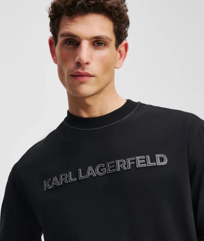 T-SHIRT MED KONTRASTERANDE SÖMMAR T-SHIRT MED KONTRASTERANDE SÖMMAR