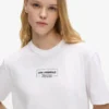 T-shirt med konturlogotyp T-shirt med konturlogotyp