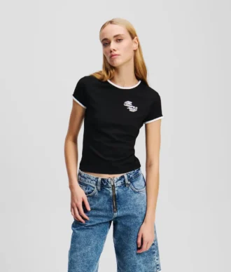 T-SHIRT MED KORT ÄRMAR