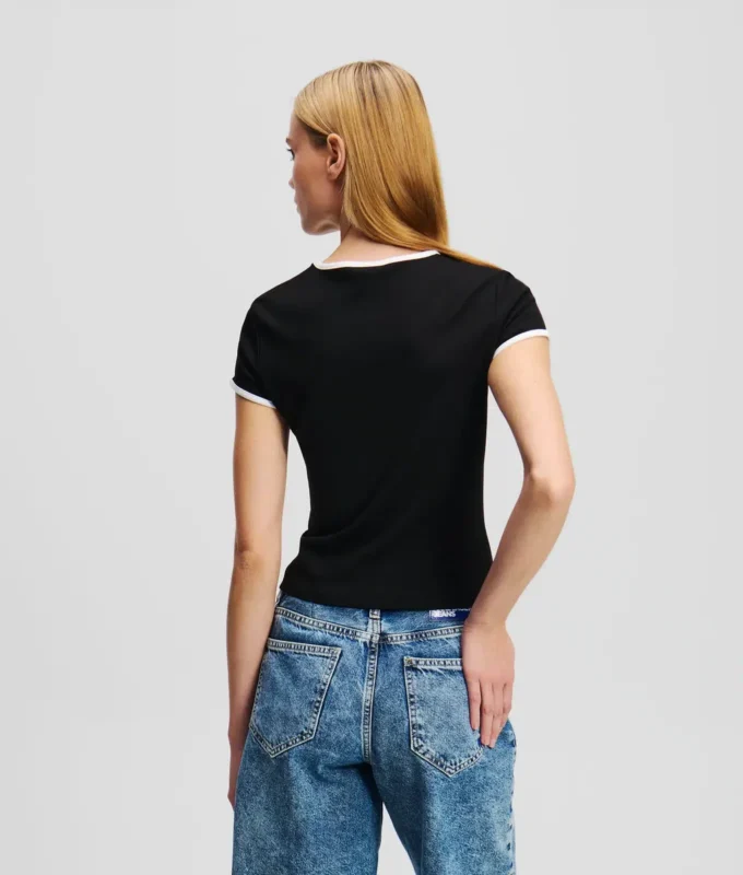T-SHIRT MED KORT ÄRMAR T-SHIRT MED KORT ÄRMAR