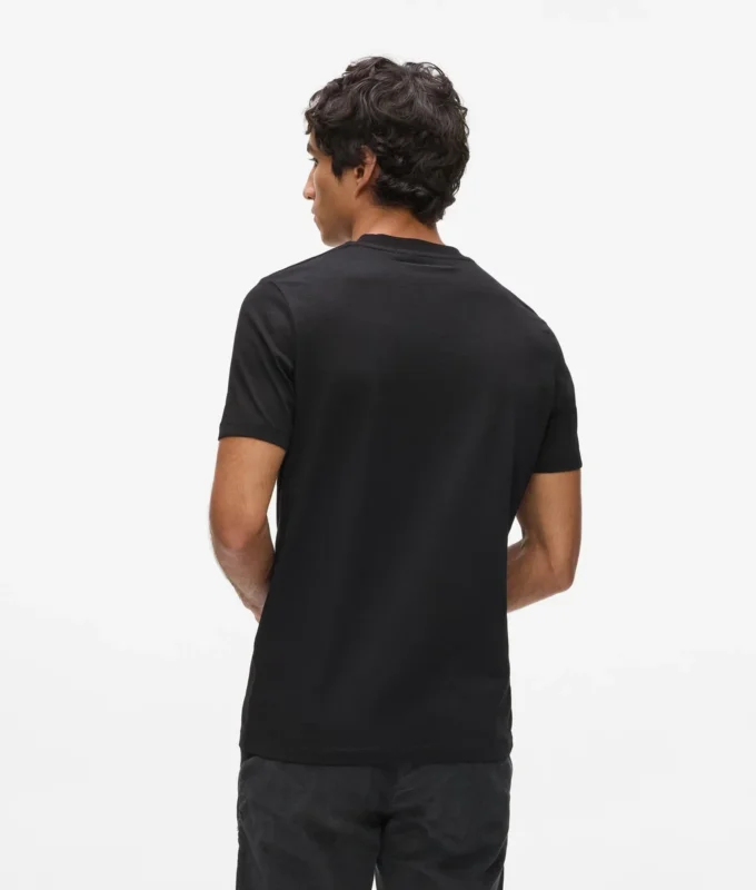 T-shirt med logotyp T-shirt med logotyp