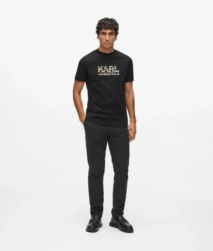 T-shirt med logotyp T-shirt med logotyp