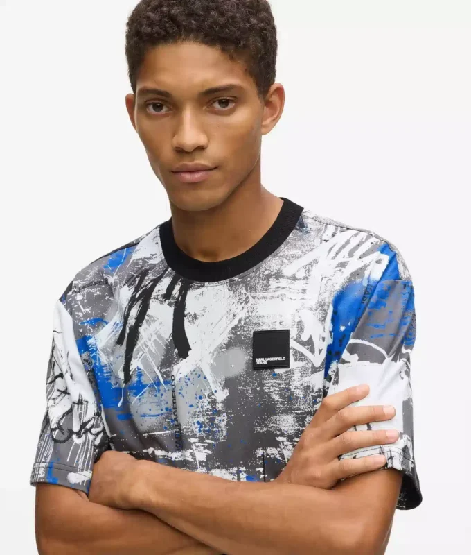 T-shirt med målarfärgseffekt över hela ytan T-shirt med målarfärgseffekt över hela ytan