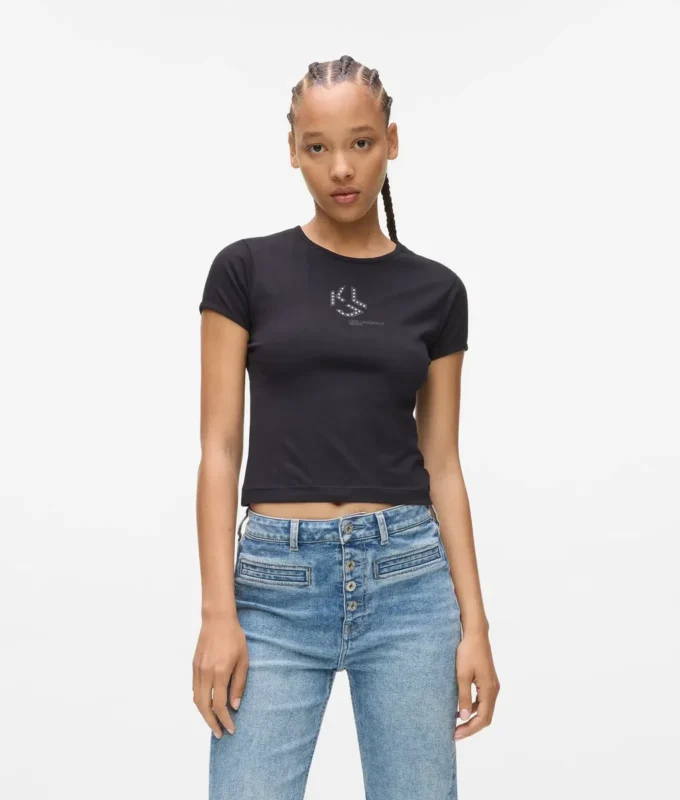 T-shirt med nitar och monogram T-shirt med nitar och monogram