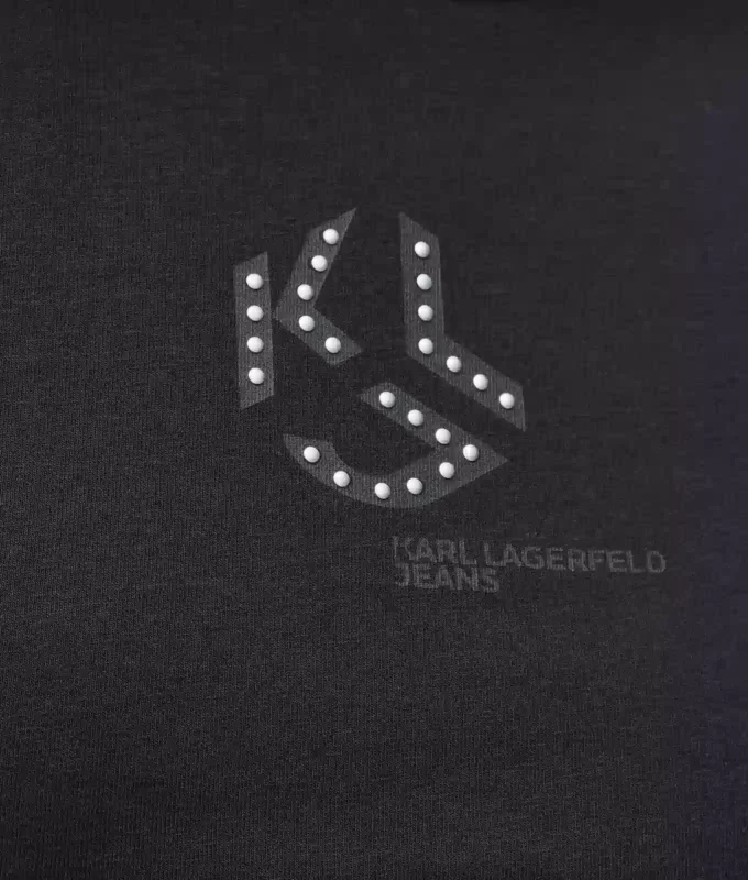 T-shirt med nitar och monogram T-shirt med nitar och monogram