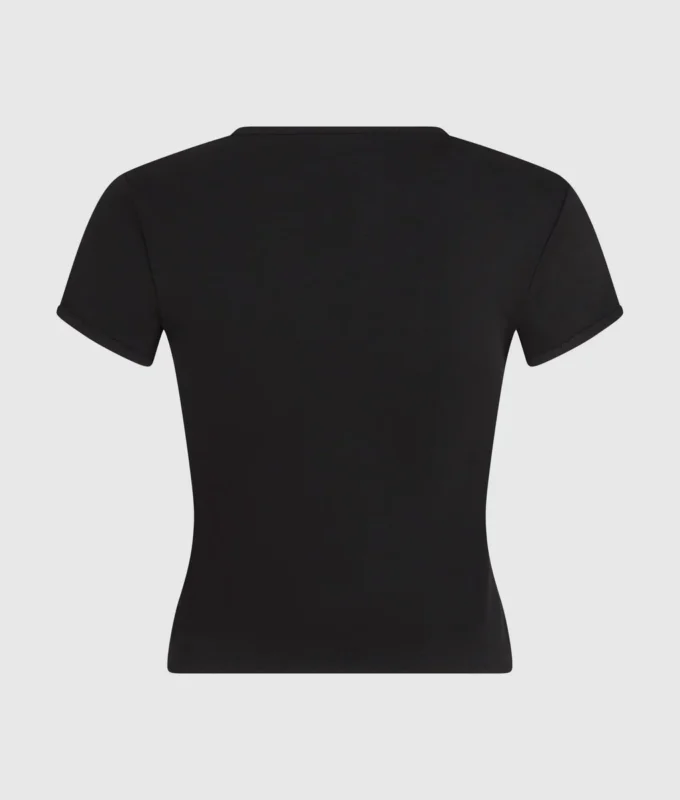 T-shirt med nitar och monogram T-shirt med nitar och monogram