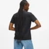 T-shirt med nitar och signatur T-shirt med nitar och signatur