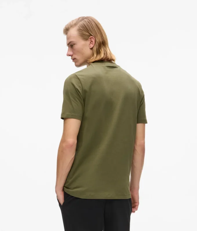 T-shirt med satinlogotyp T-shirt med satinlogotyp
