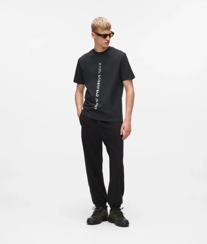 T-shirt med vertikalt logo T-shirt med vertikalt logo