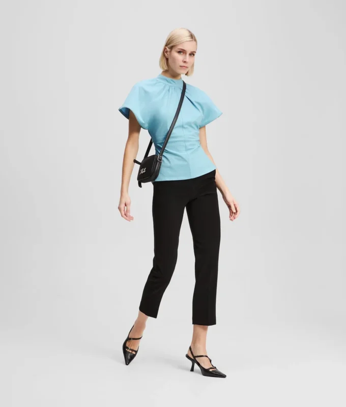 T-SHIRT MED ZIP-DETALJ T-SHIRT MED ZIP-DETALJ