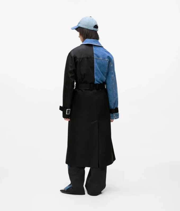 Trenchcoat med denimpaneler Trenchcoat med denimpaneler