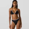 Triangelbikinitopp med vågig kant Triangelbikinitopp med vågig kant