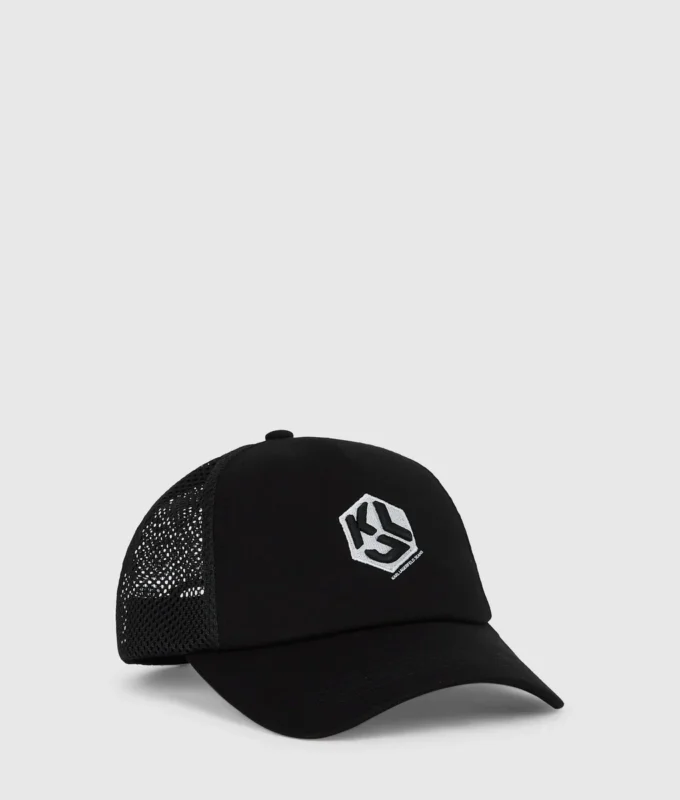 Truckerkeps med monogram Truckerkeps med monogram