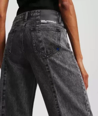 TVÅFÄRGADE MID-RISE RELAXED JEANS TVÅFÄRGADE MID-RISE RELAXED JEANS