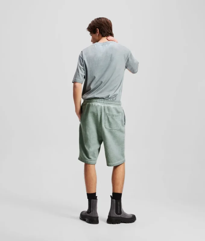 TVÄTADE SWEATSHORTS