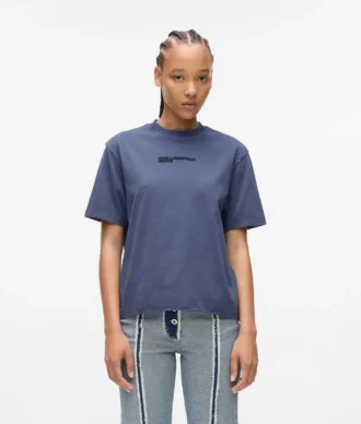 Tvättad T-shirt med logo