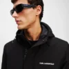 ULTRA LÄTT PARKA MED HUVA