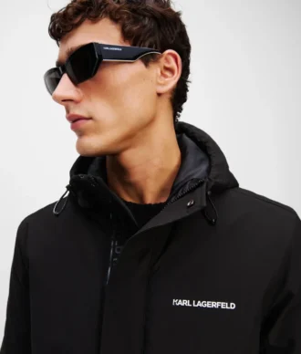 ULTRA LÄTT PARKA MED HUVA