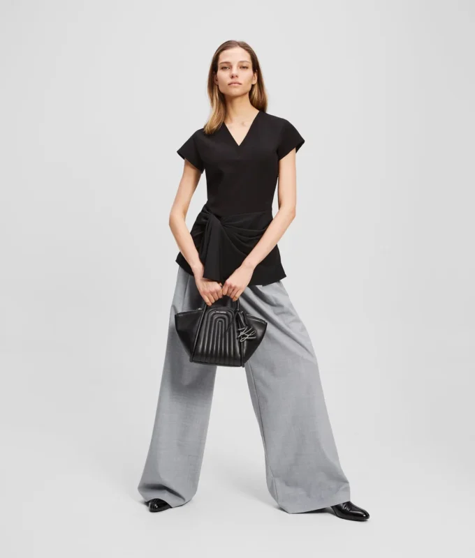 V-HALSAD TOPP I BLANDAT MATERIAL V-HALSAD TOPP I BLANDAT MATERIAL